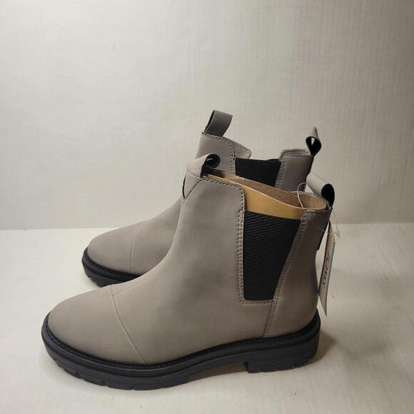NWT Toms Gray Cement Pull on Rounded Toe Skylar Ankle Chelsea Boots Size 7 - Picture 5 of 6